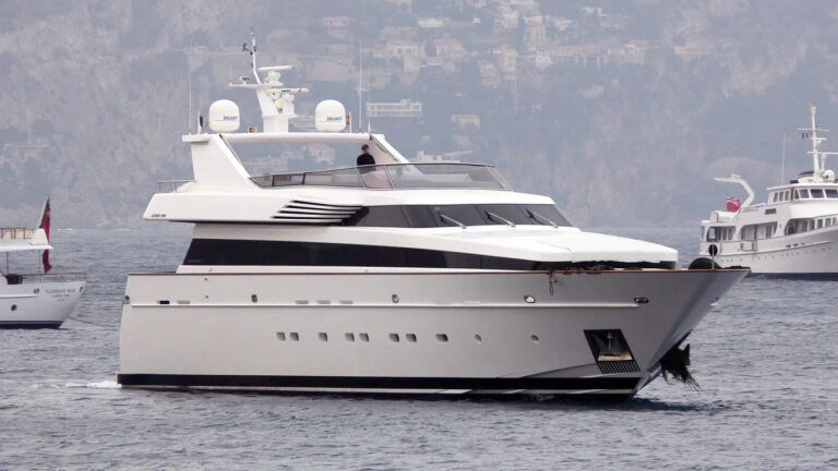 yacht di 30 metri